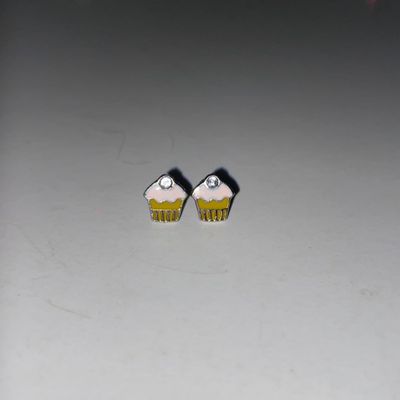 Cupcake Earrings - Picture 2 of 2